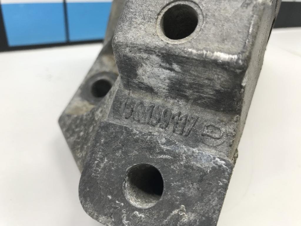 Кронштейн КПП левый