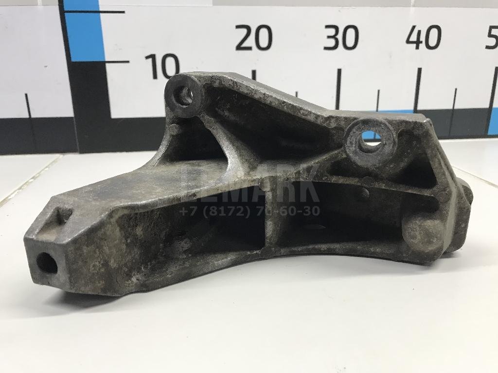 Кронштейн КПП левый