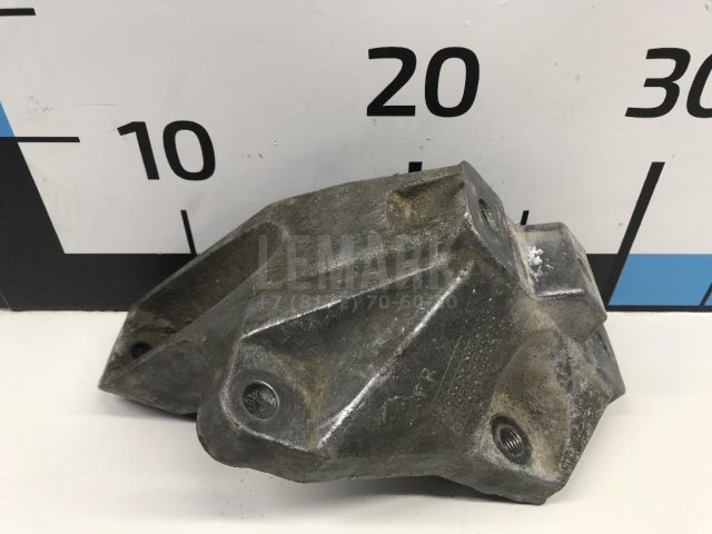 Кронштейн КПП левый