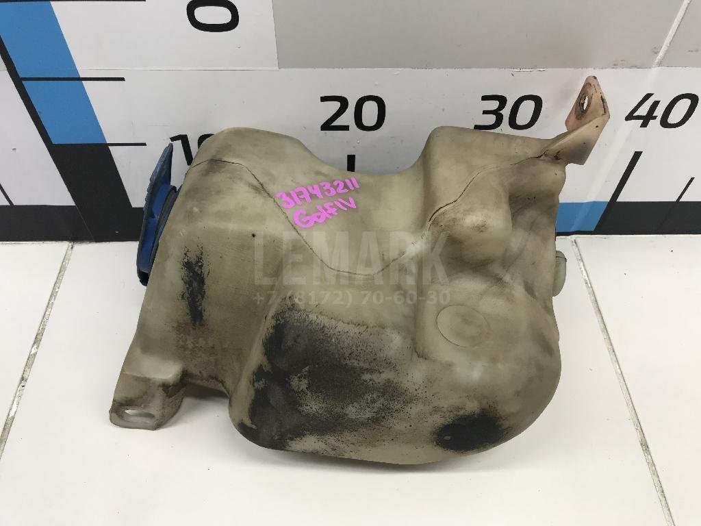 Бачок омывателя лобового стекла