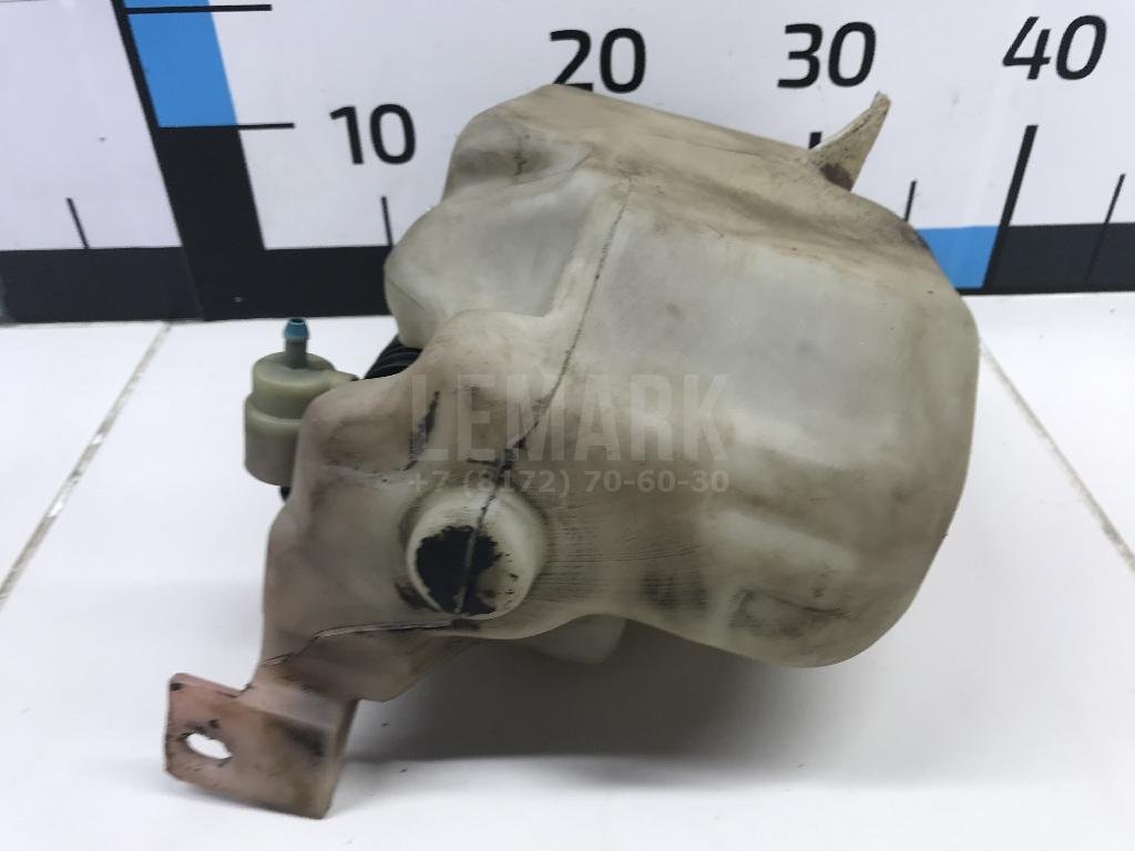 Бачок омывателя лобового стекла