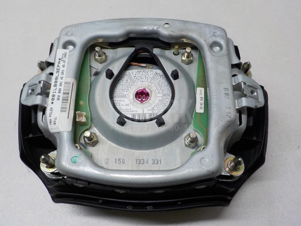 Подушка безопасности в рулевое колесо