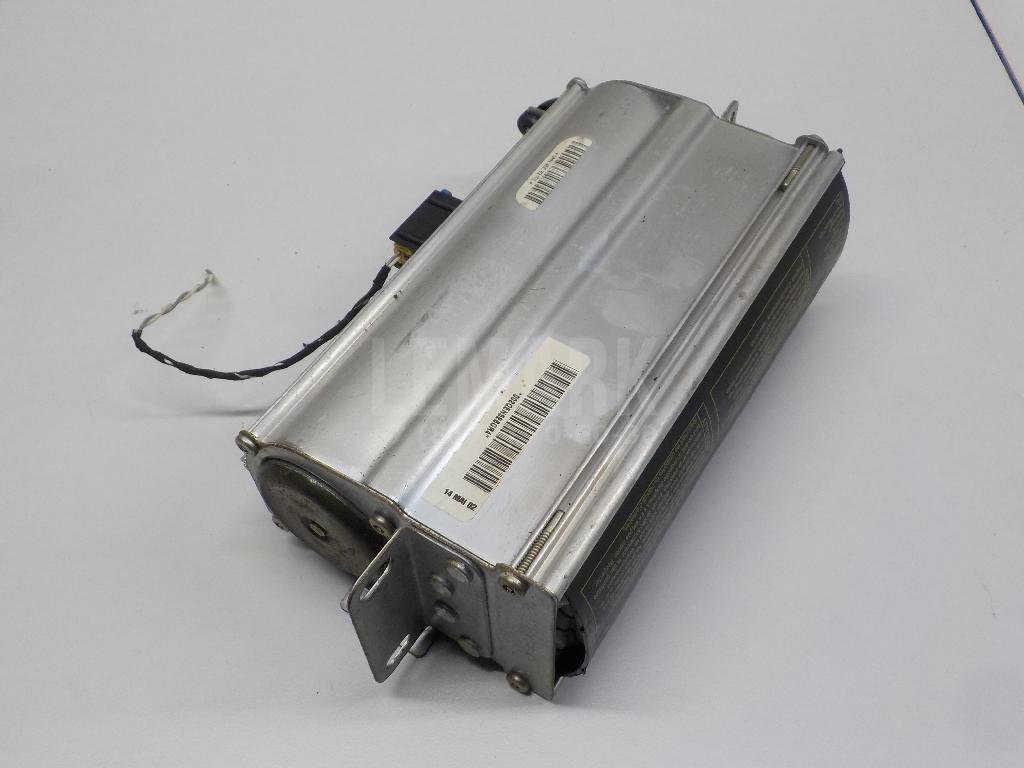 Подушка безопасности пассажирская (в торпедо)