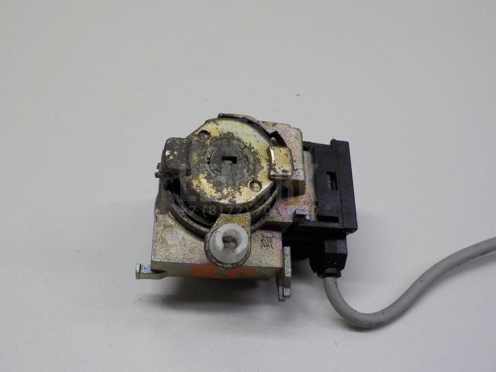 Вставка замка двери прав.