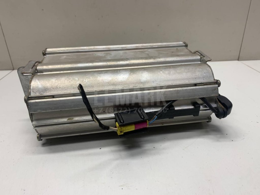 Подушка безопасности пассажирская (в торпедо)