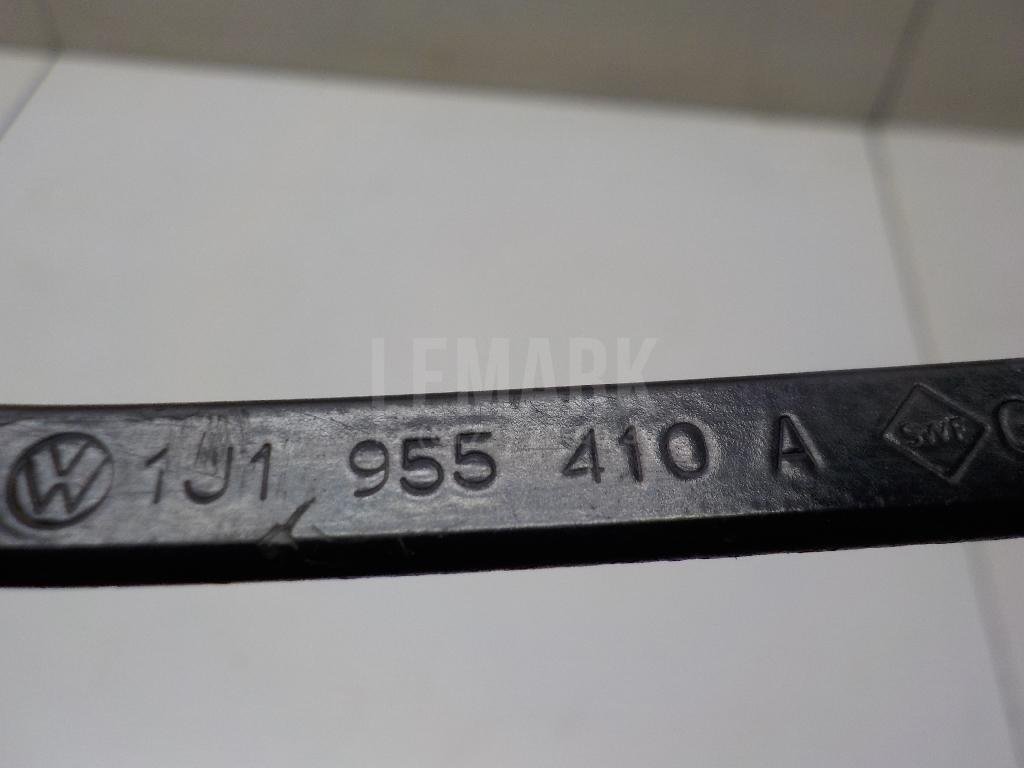 Поводок стеклоочистителя передний правый