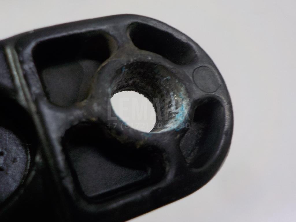 Поводок стеклоочистителя передний правый