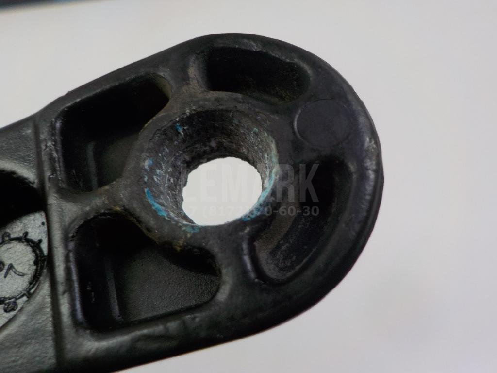 Поводок стеклоочистителя передний правый