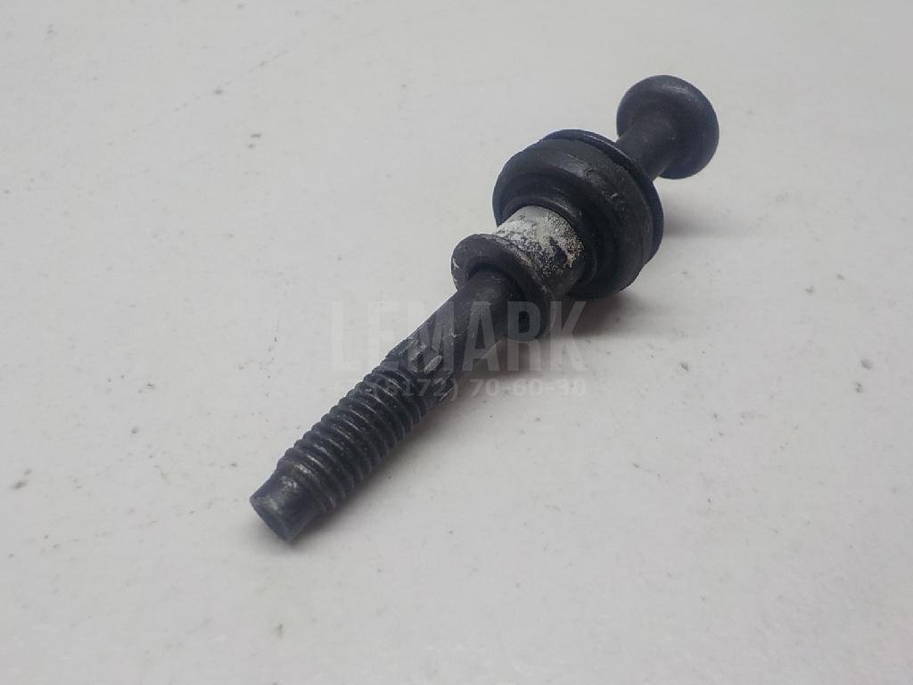 Болт клапанной крышки