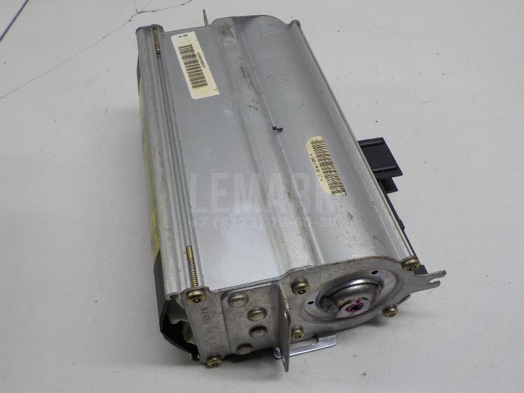 Подушка безопасности пассажирская (в торпедо)