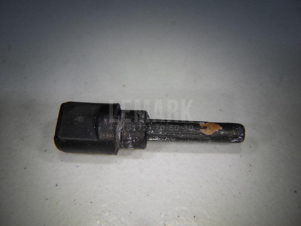 Форсунка омывателя зад стекла