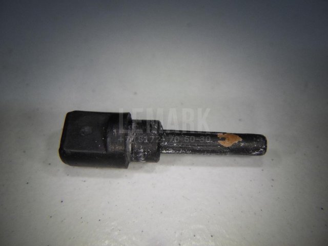 Форсунка омывателя зад стекла