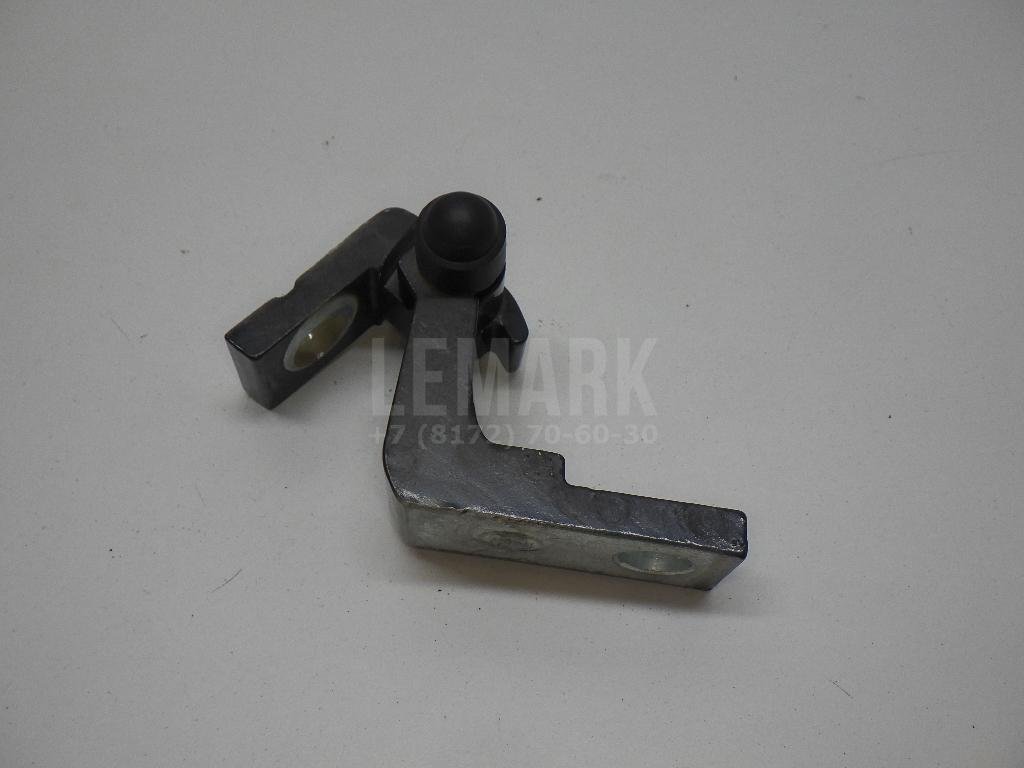 Петля двери