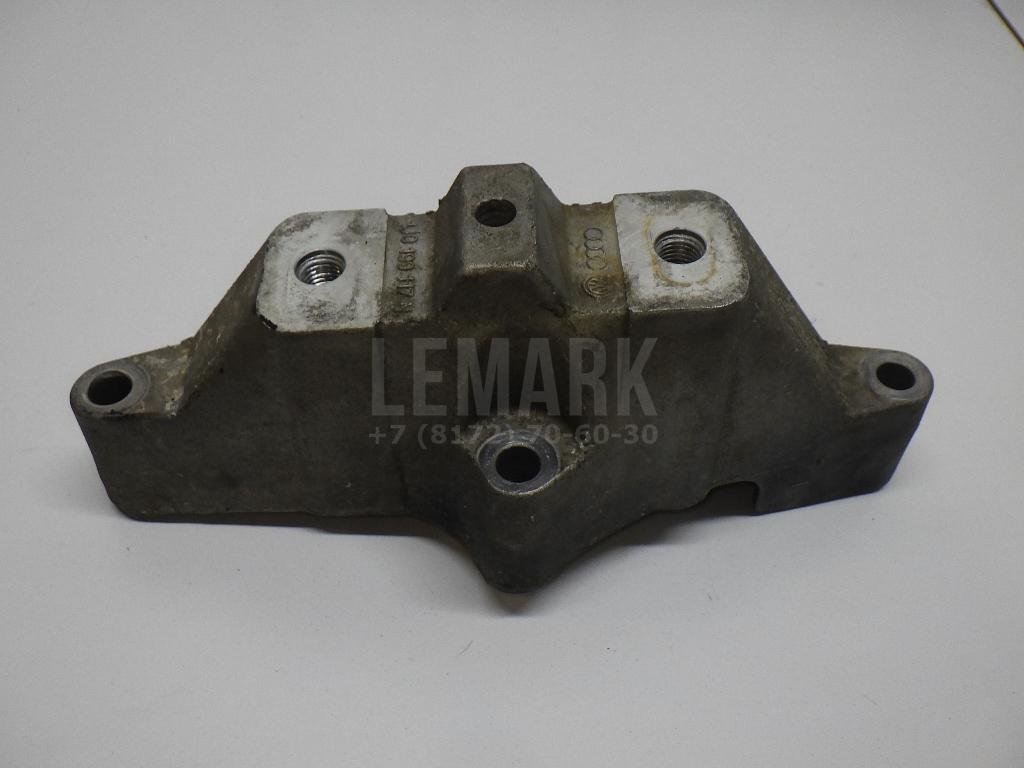 Кронштейн двигателя левый