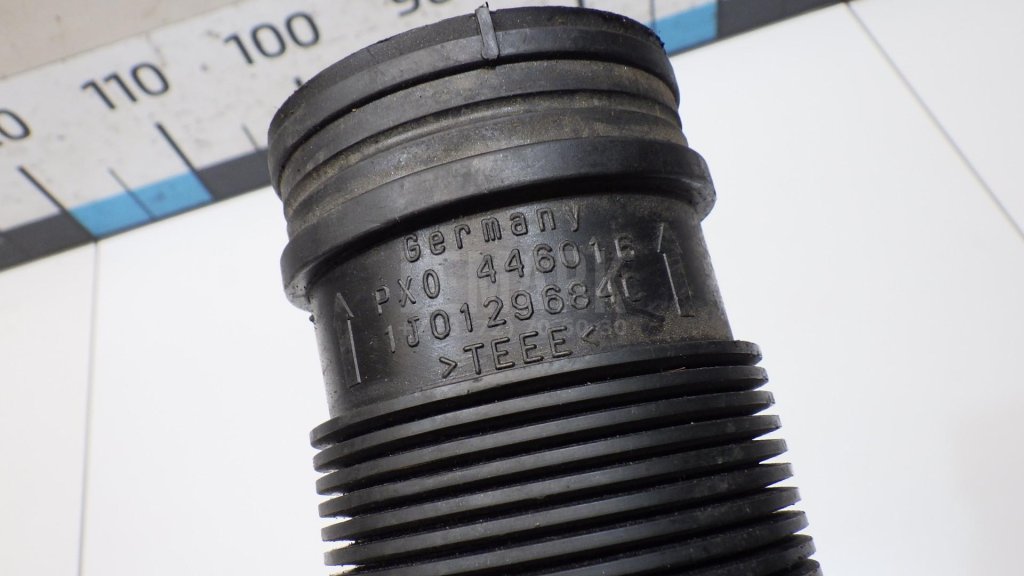 Патрубок воздушного фильтра