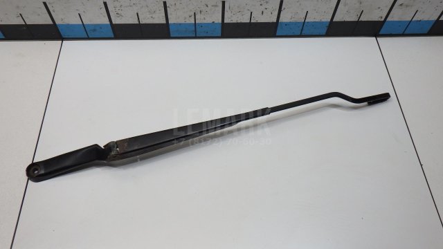 Поводок стеклоочистителя передний левый