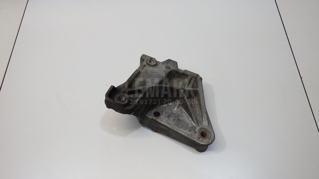 Кронштейн КПП левый для  Audi A5/S5 (F5) 2017