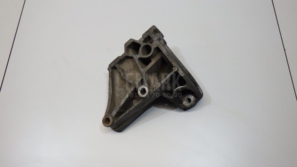 Кронштейн КПП левый для  Audi A5/S5 (F5) 2017