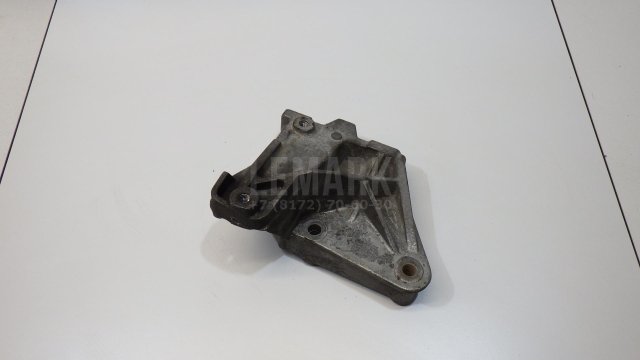 Кронштейн КПП левый