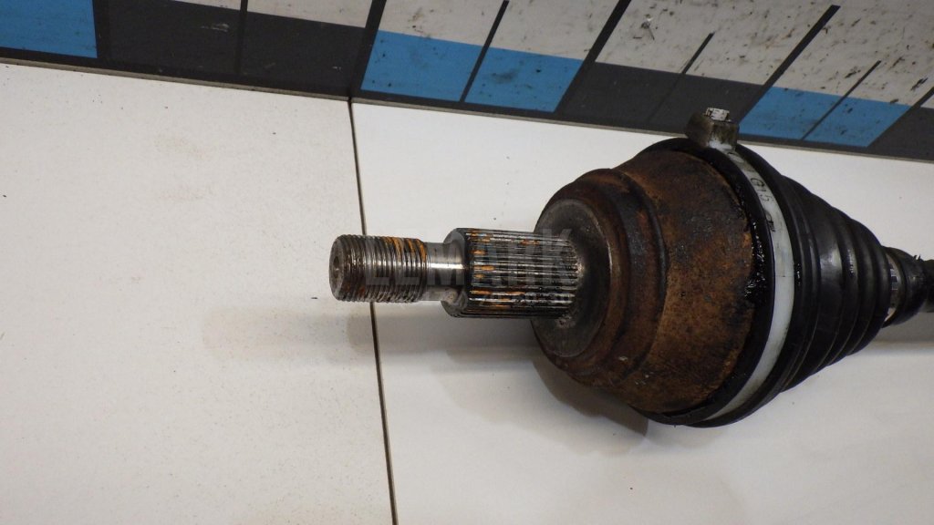 Полуось передняя левая