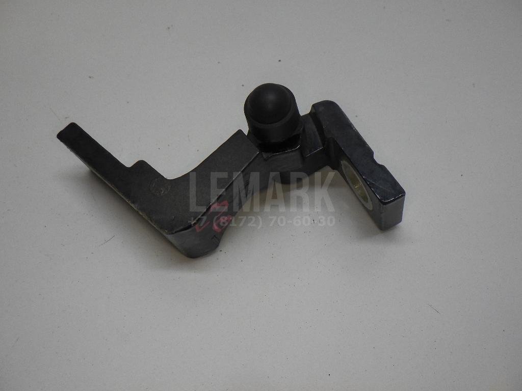 Петля двери