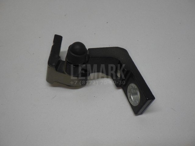 Петля двери