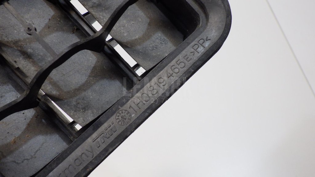 Решетка вентиляционная