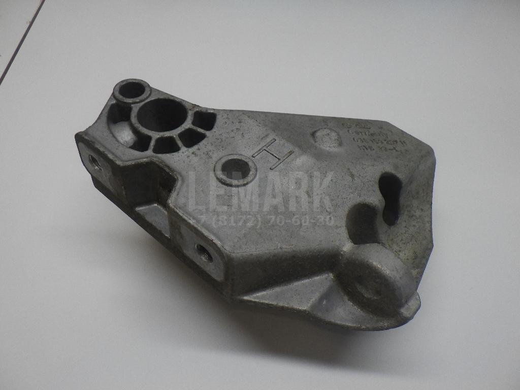 Кронштейн двигателя правый