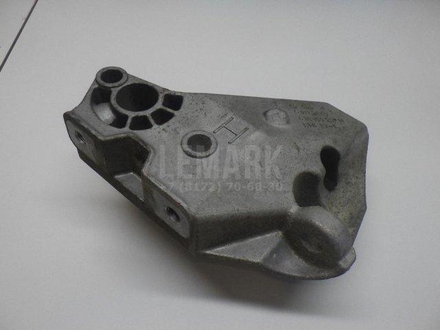 Кронштейн двигателя правый