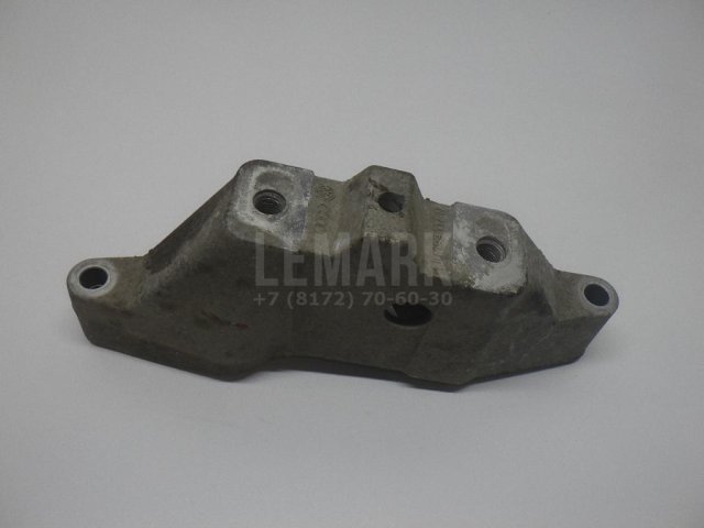 Кронштейн двигателя левый