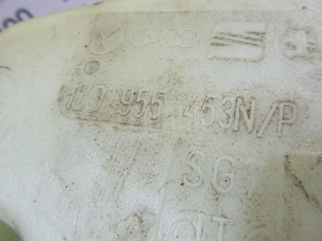 Бачок омывателя лобового стекла