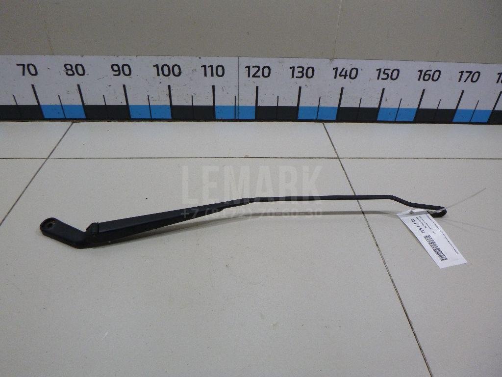 Поводок стеклоочистителя передний правый