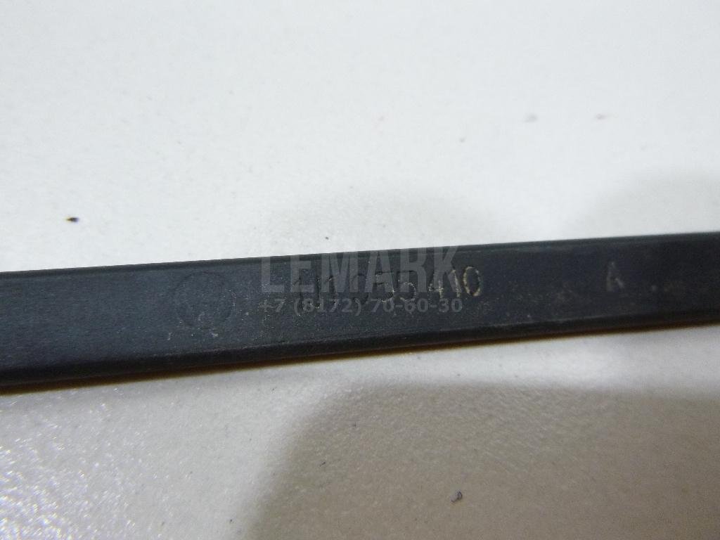 Поводок стеклоочистителя передний правый