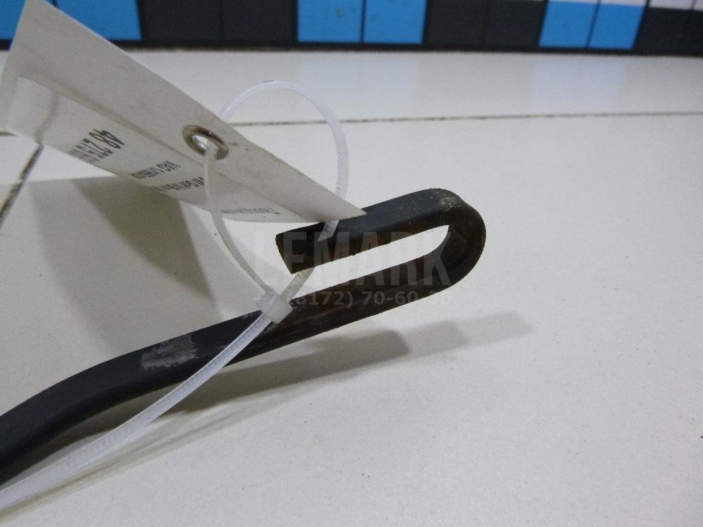 Поводок стеклоочистителя передний правый