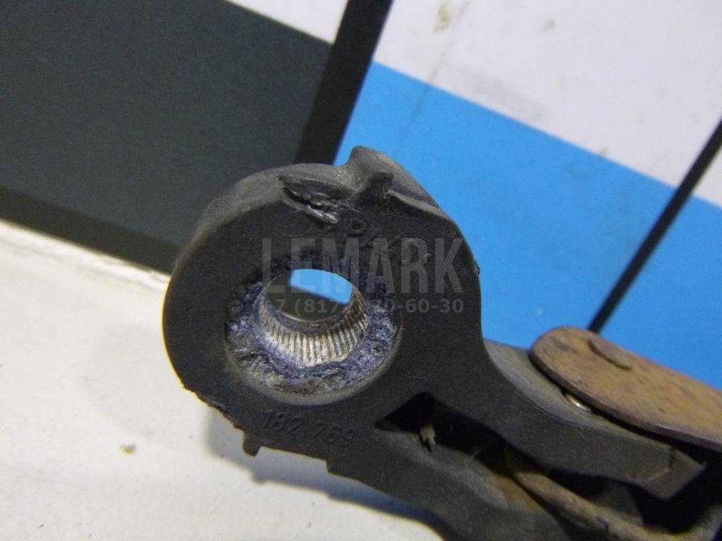 Поводок стеклоочистителя заднего