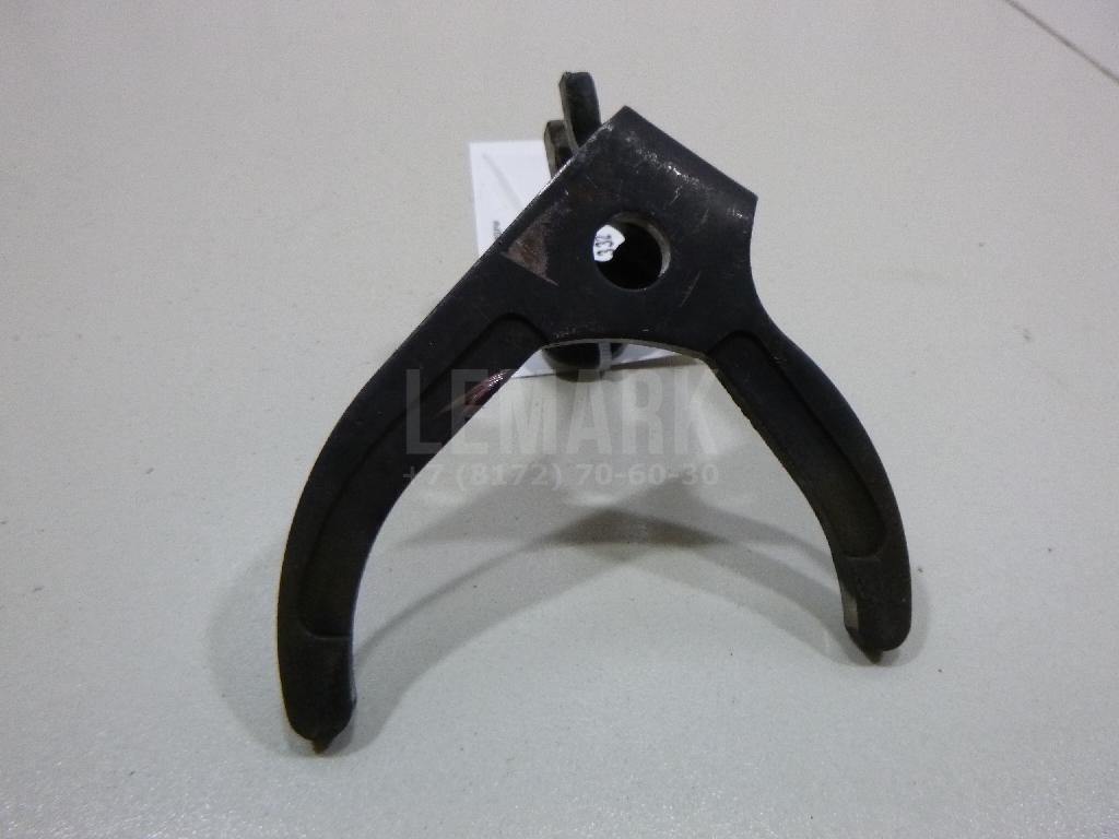 Вилка включения передачи