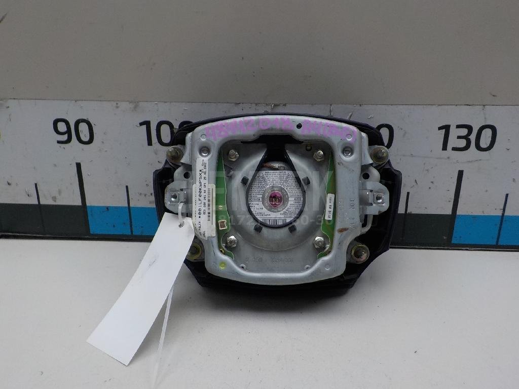 Подушка безопасности в рулевое колесо