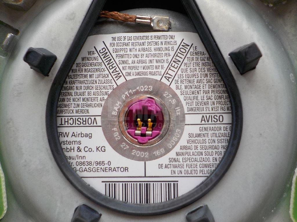 Подушка безопасности в рулевое колесо