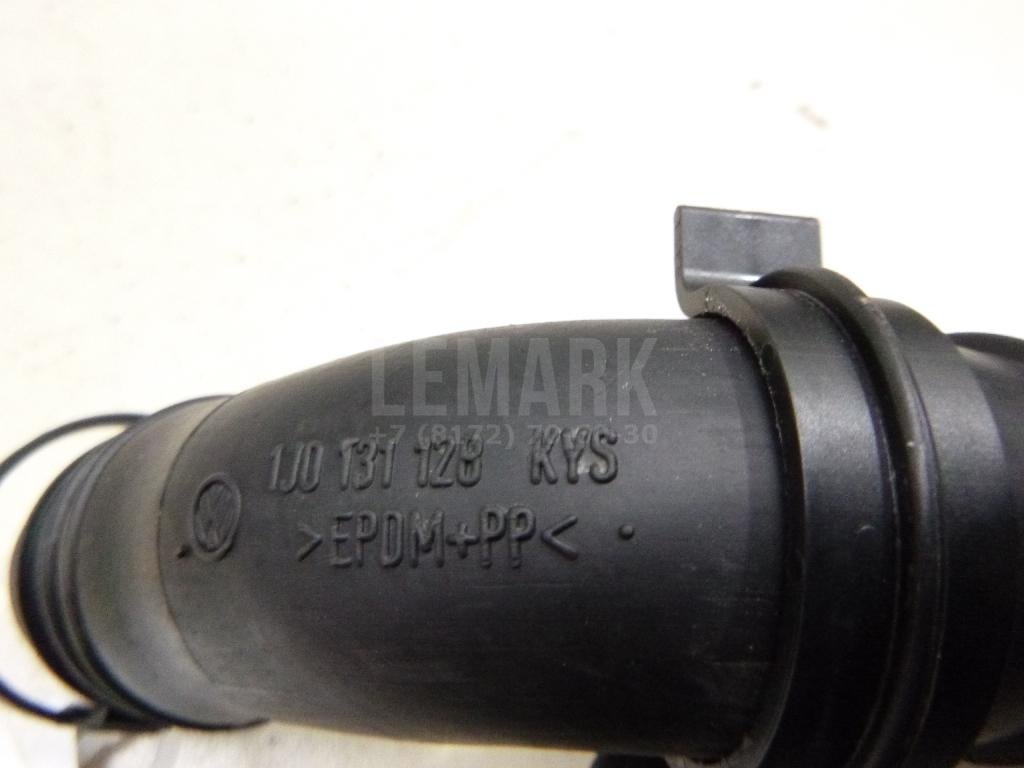 Патрубок воздушного фильтра