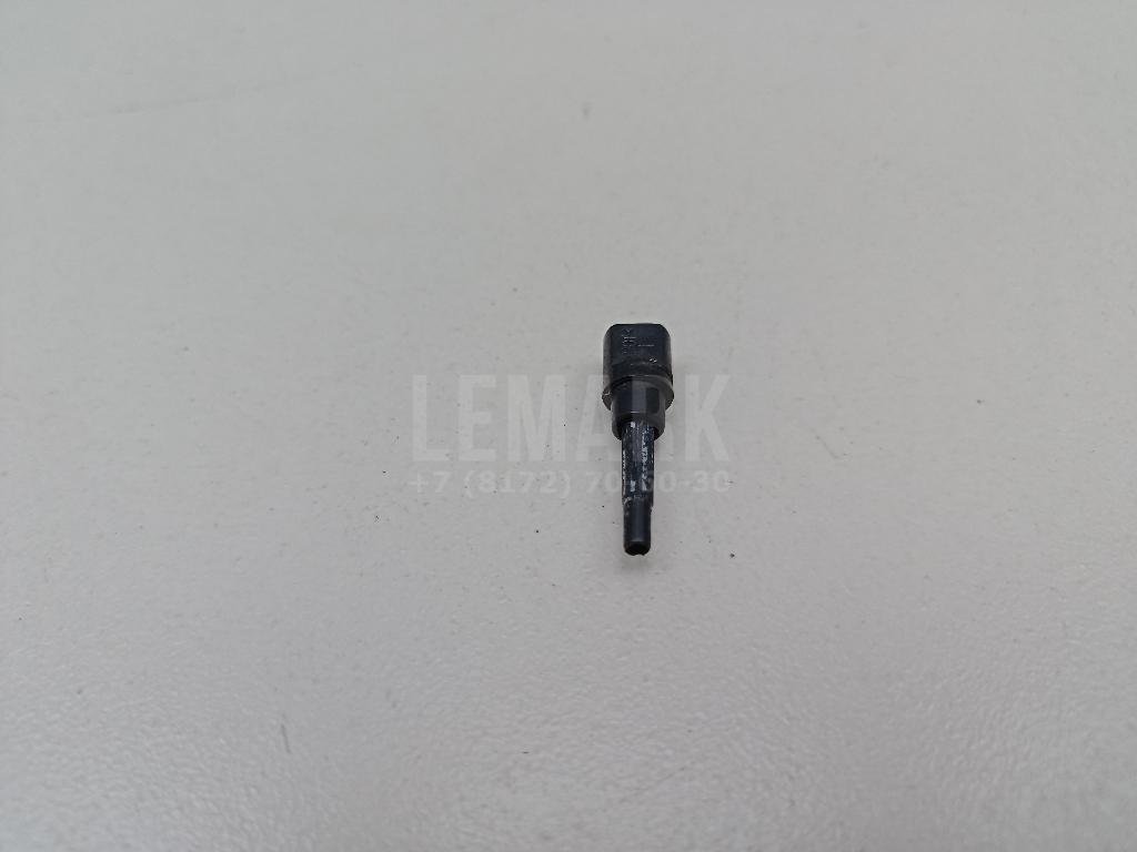 Форсунка омывателя зад стекла