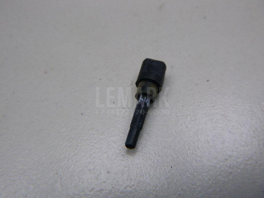 Форсунка омывателя зад стекла