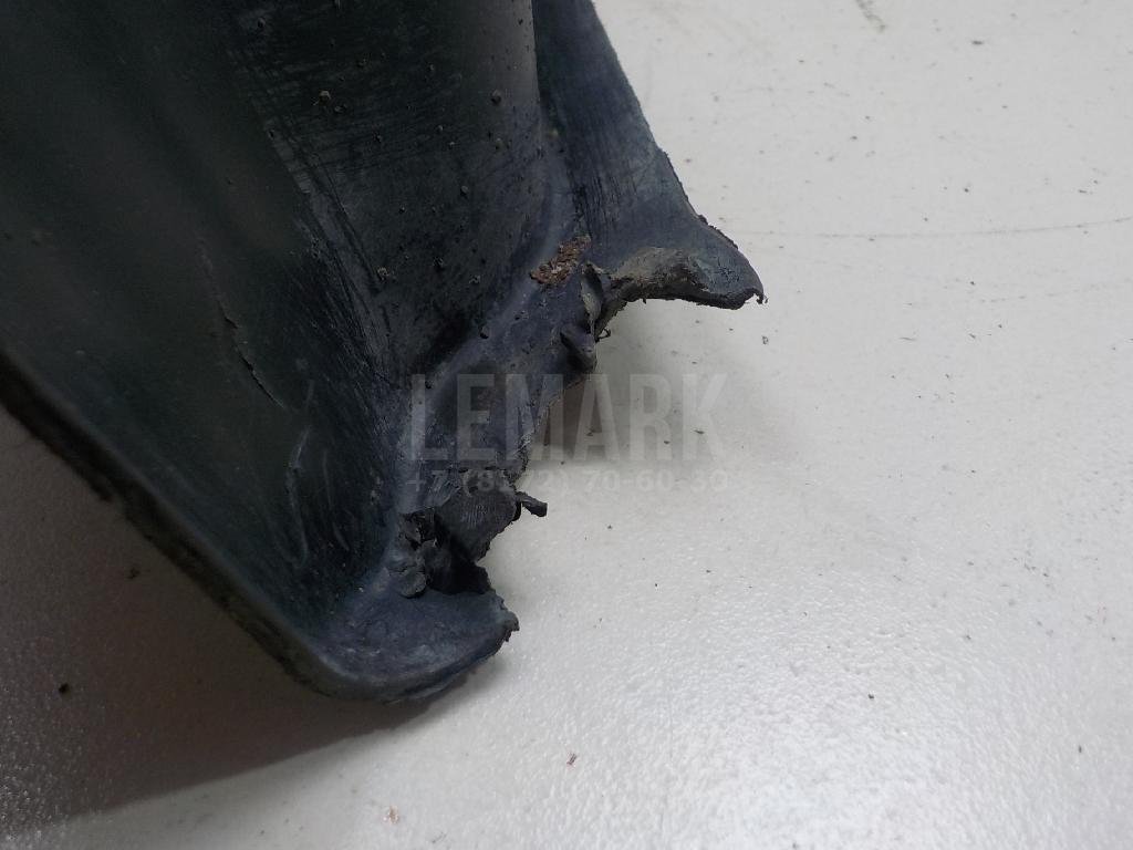 Пыльник двигателя боковой левый