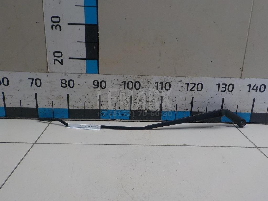 Поводок стеклоочистителя передний правый