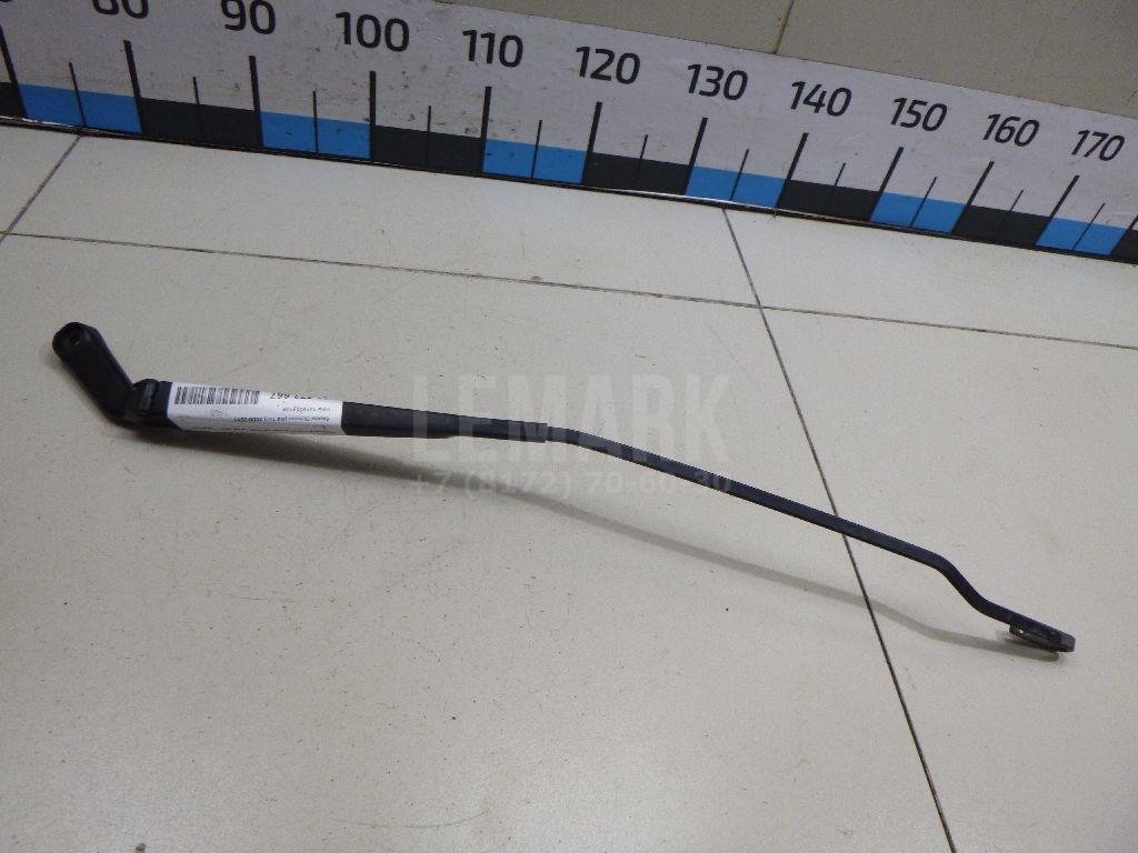 Поводок стеклоочистителя передний правый