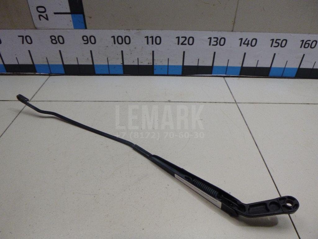 Поводок стеклоочистителя передний правый