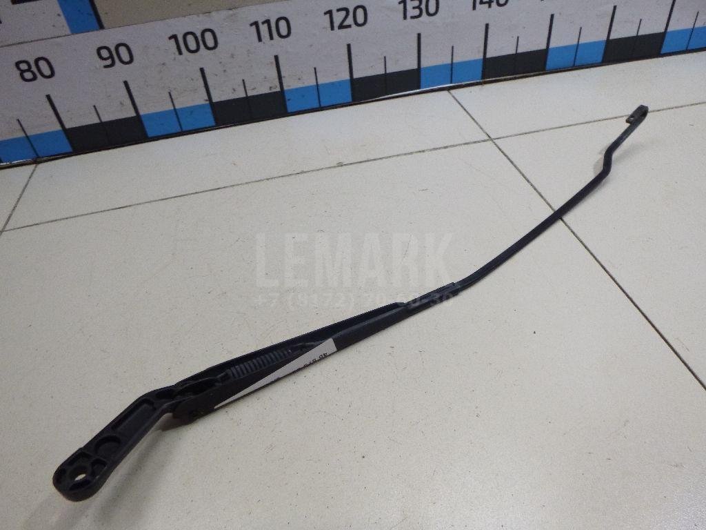 Поводок стеклоочистителя передний правый
