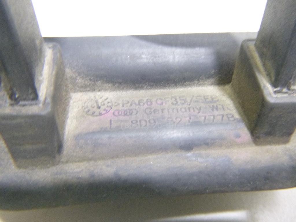 Ручка двери багажника наружная левая