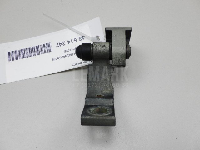 Петля двери