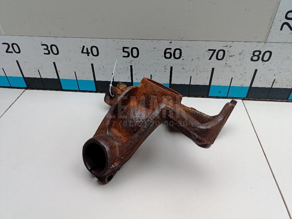 Кулак поворотный передний левый