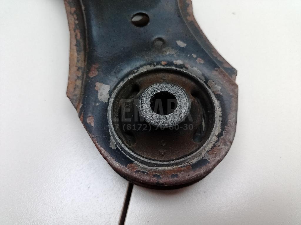 Рычаг передний